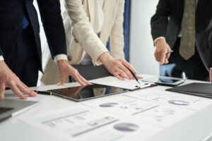 ケイパビリティとコアコンピタンスの違いとは？組織能力と競争優位性の本質を徹底解説