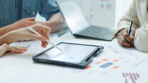 DXとは？経済産業省が定義する意味から推進方法・事例まで徹底解説【2024年】